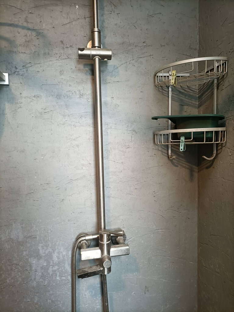 自建水泥墙,便宜温暖